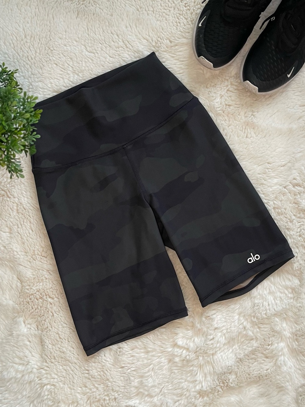 Alo Yoga Black Camouflage High-Waist Vapor Bike Shorts XS